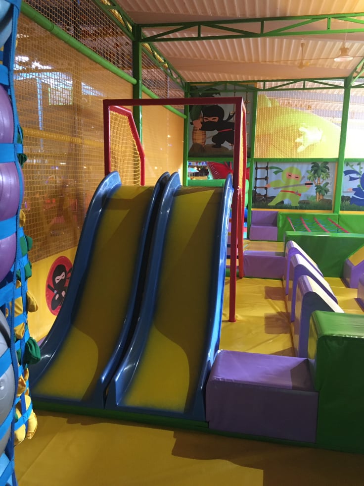 Blick auf die Spielhalle