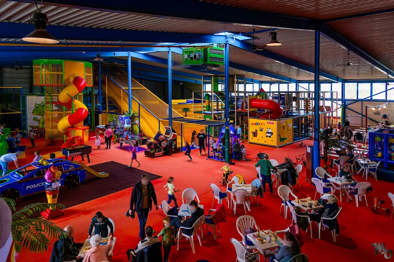 Blick auf die Spielhalle